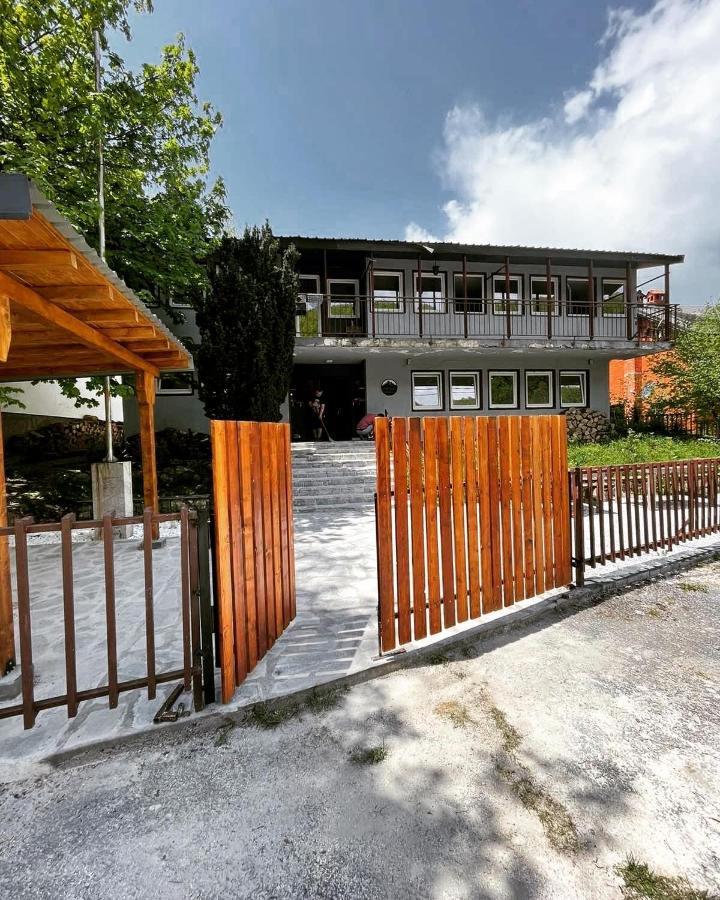 Vertical Hostel Маврово Экстерьер фото